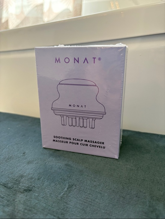 Accessories - MONAT Soothing Scalp Massager - Lavender Box